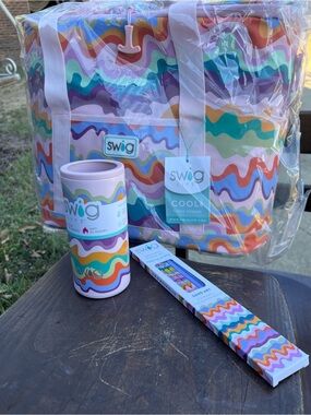 Swig Family Cooli Cooler, Metal Can Koozie and Set of Straws - Sand Art Design